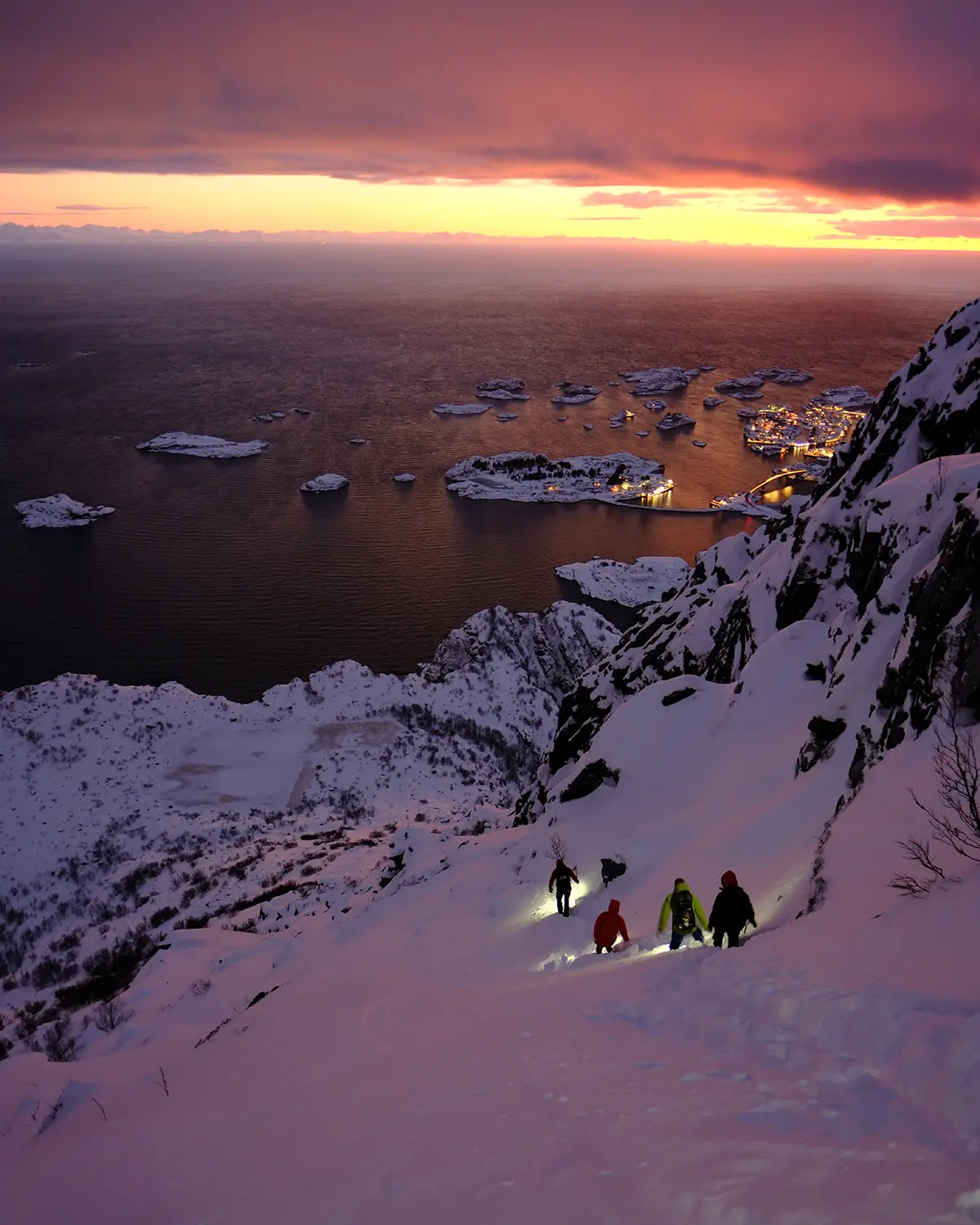 Halvårskurs. Det komplette kurs - skredkurs, klatrekurs, isklatring i Lofoten, Lyngen, Stetind og Chamonix.