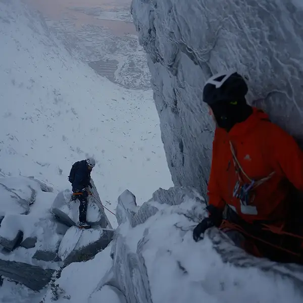 Artic Alpine Skills. Vinterklatring, isklatring, skredkurs i Lofoten.