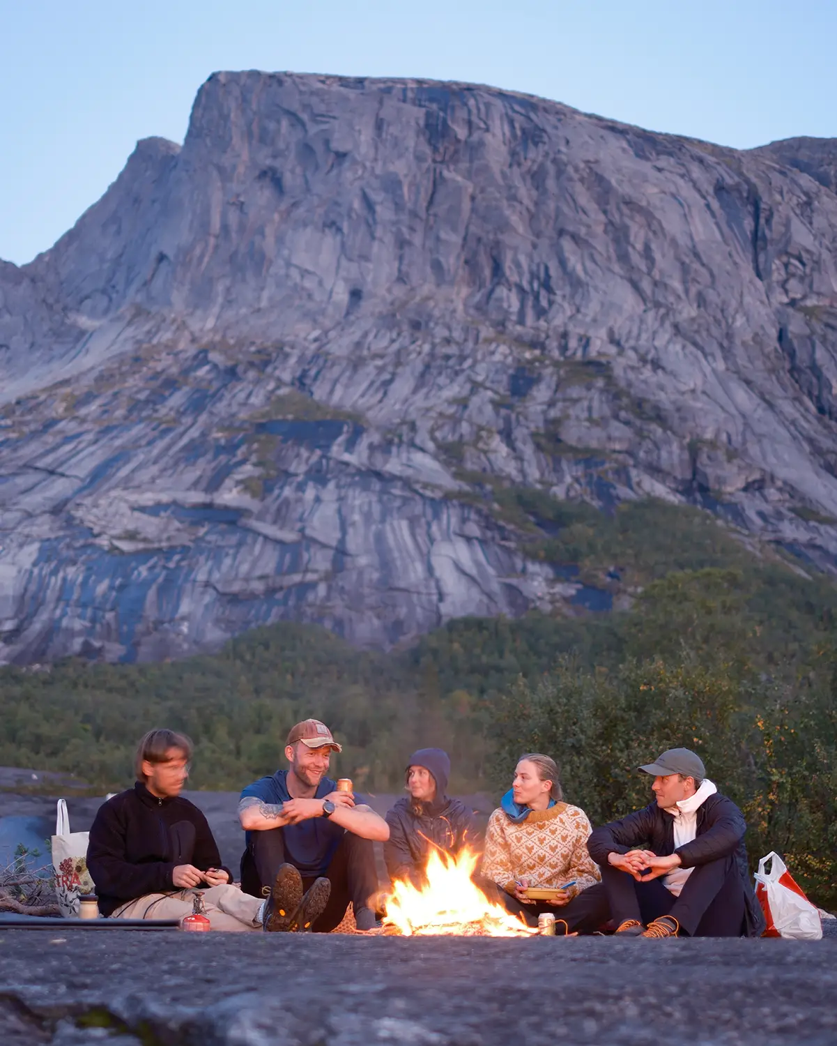 Halvårskurs. Det komplette kurs - skredkurs, klatrekurs, isklatring i Lofoten, Lyngen, Stetind og Chamonix.